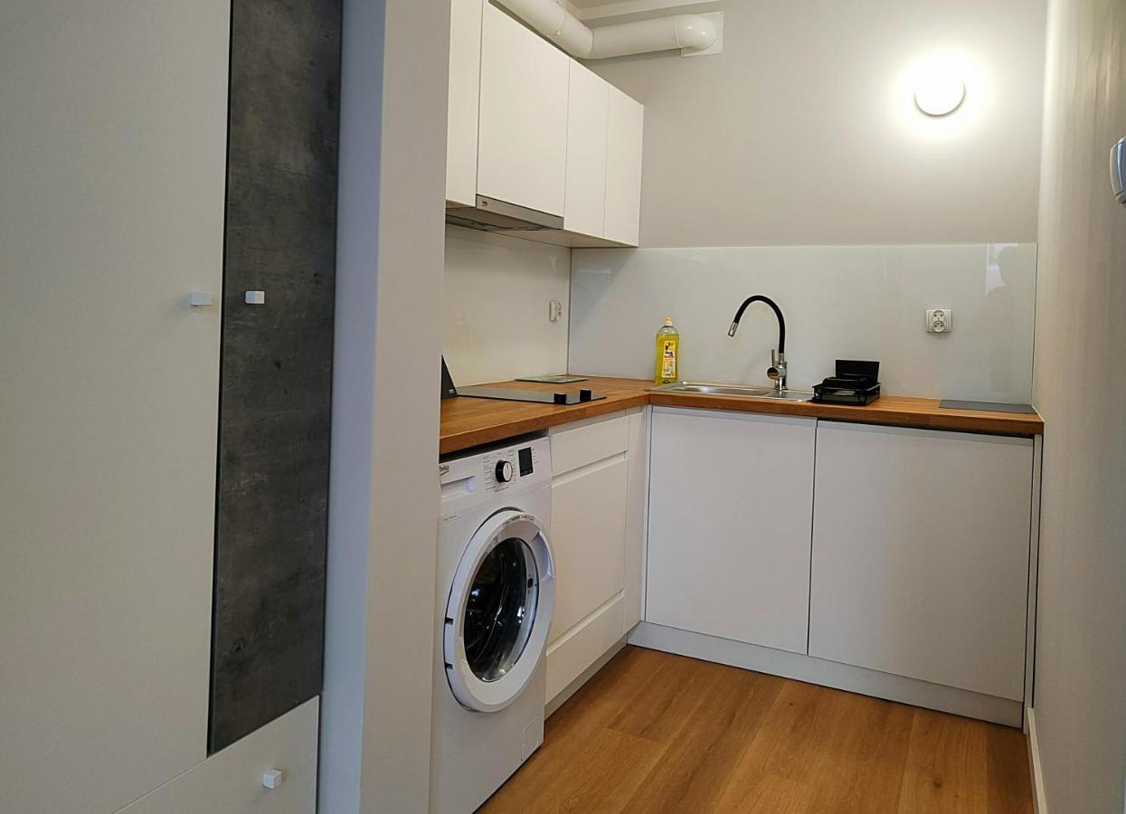 Hugo Vip Apartments Красков Екстериор снимка