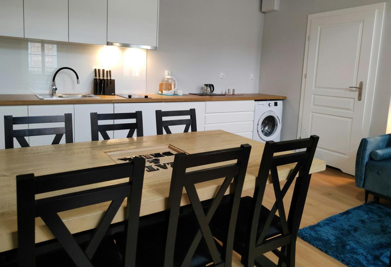 Hugo Vip Apartments Красков Екстериор снимка