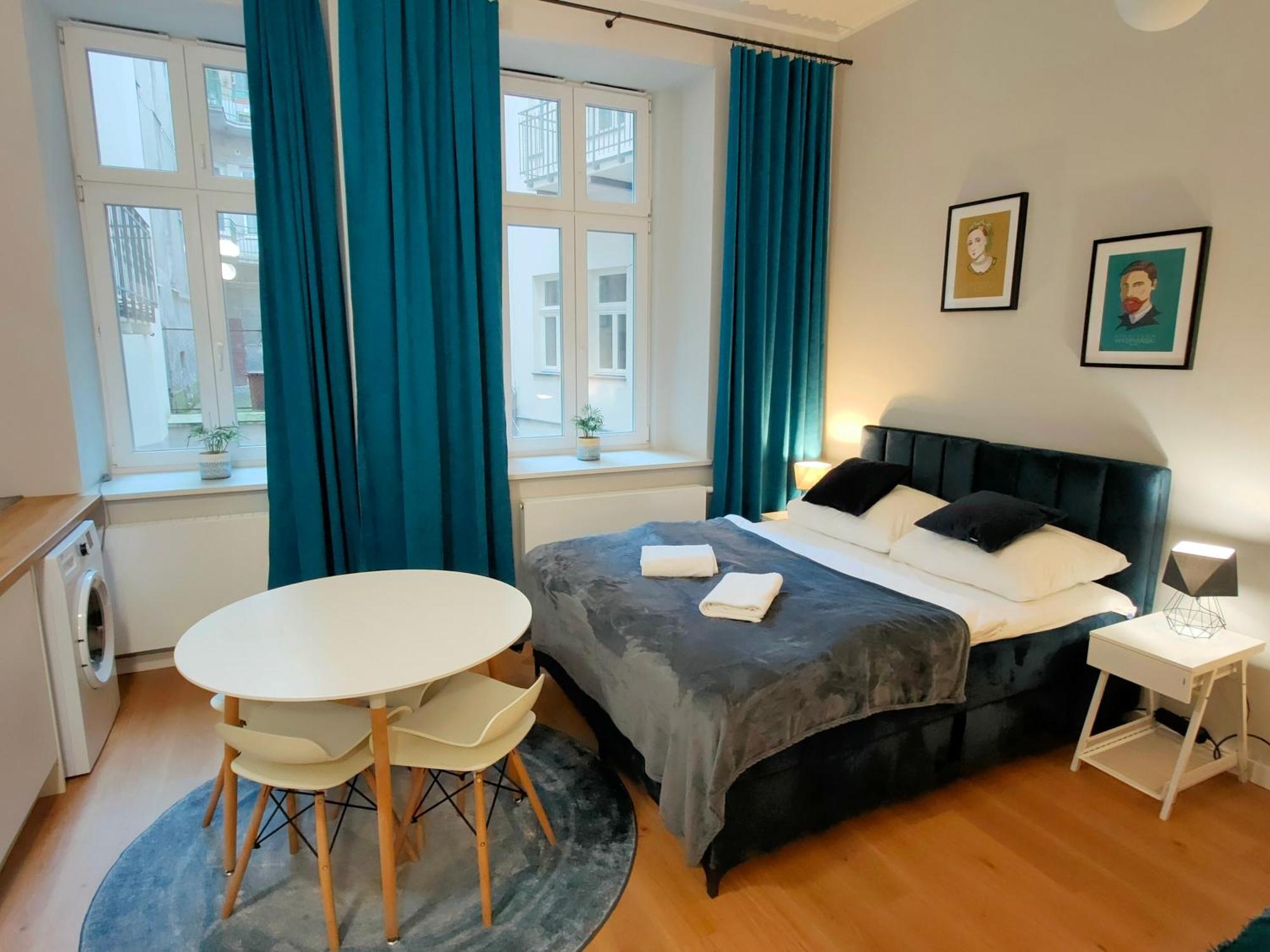 Hugo Vip Apartments Красков Екстериор снимка