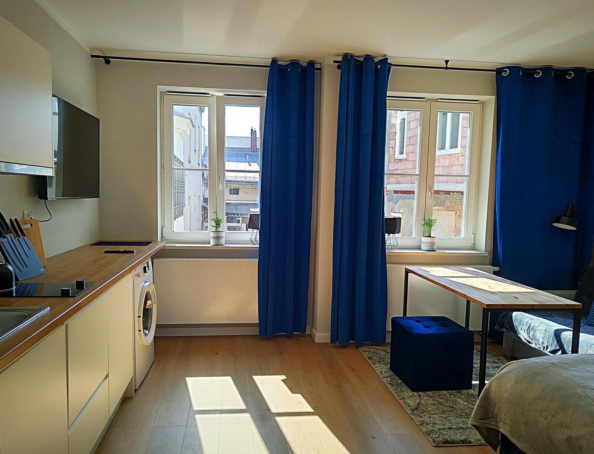 Hugo Vip Apartments Красков Екстериор снимка